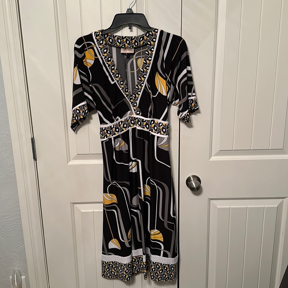 Women’s Roulette V-necked Dress